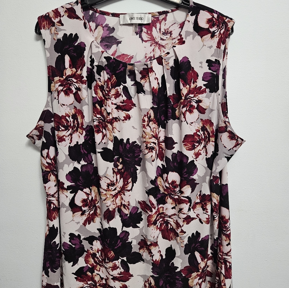 2x Sleeveless Top